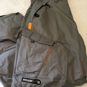 Special Blend snowboard/ ski pants